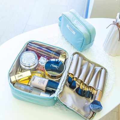 Mehrfunktionaler faltbarer Make-upbürsten-Organisator Bag